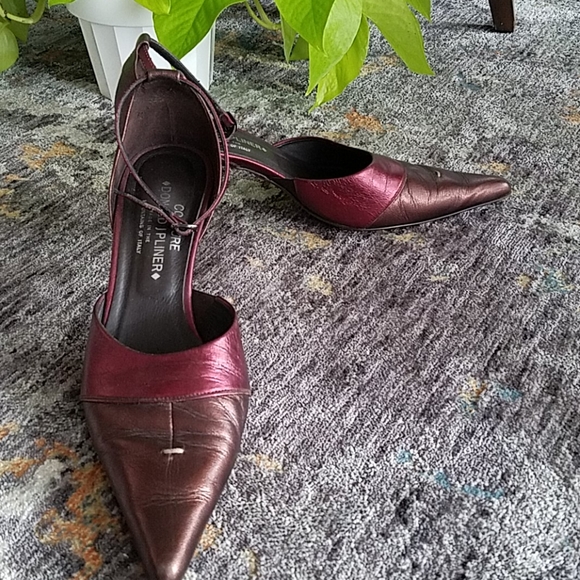 Courure Donald Pliner metallic two color pump - Picture 4 of 5